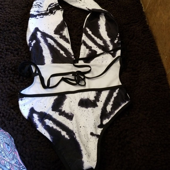 Swimsuit - Picture 3 of 3